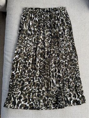 Pleated Camo Midi Skirt - Olive/Black